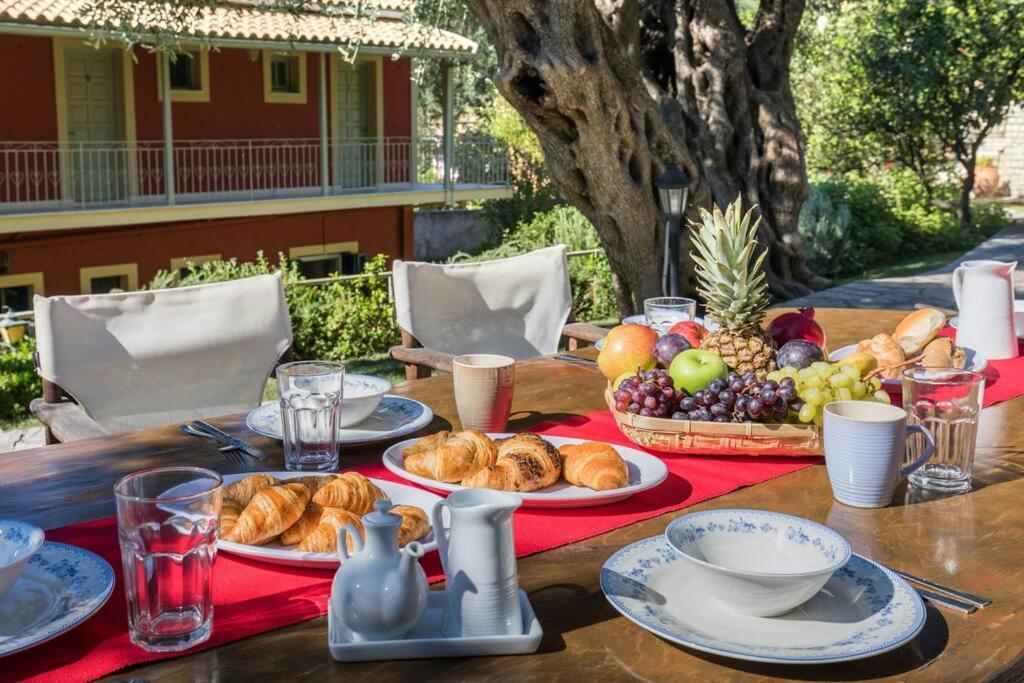 Villa Anthoussa In Palaiokastritsa Extérieur photo